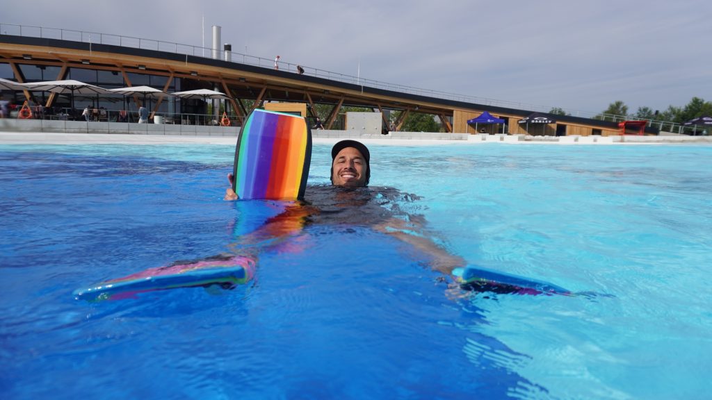 chris monroe of Beefs T.V. at the munich wave pool