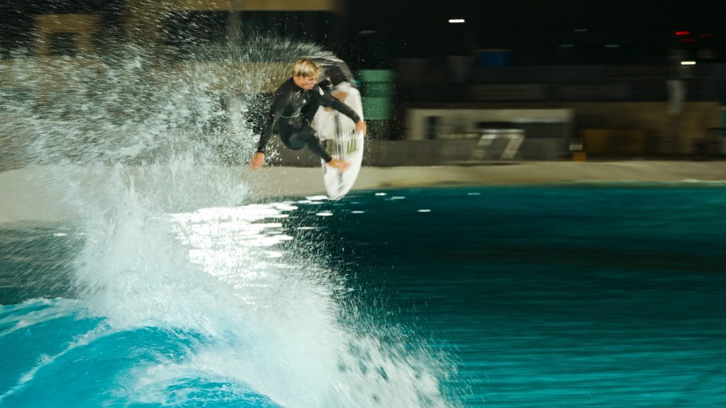 wavegarden cove night surf
